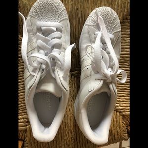 Adidas SuperStar White Sneaker Mens 8.5 Women’s 10